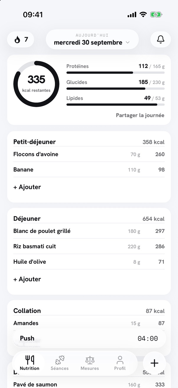 L'écran Nutrition de Stacks : calories restantes, protéines, glucides et lipides par rapport aux objectifs du jour, et les repas enregistrés.